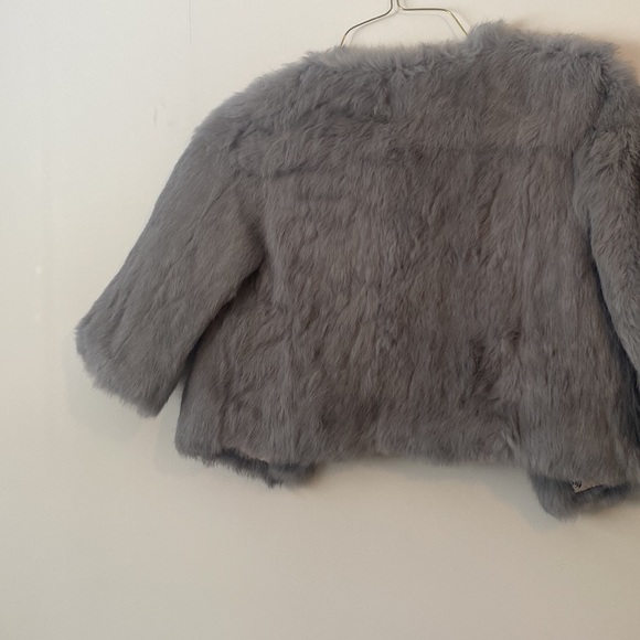 Beautiful Mengsha Grey Rabbit Fur Cropped Coat with Pearl Detail - Picture 4 of 4